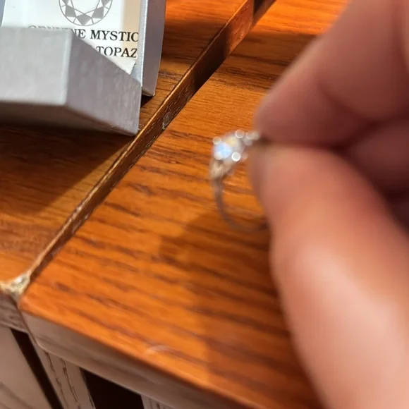 Beautiful sparkling Genuine Mystic 10k gold Topaz Ring - Picture 8 of 9